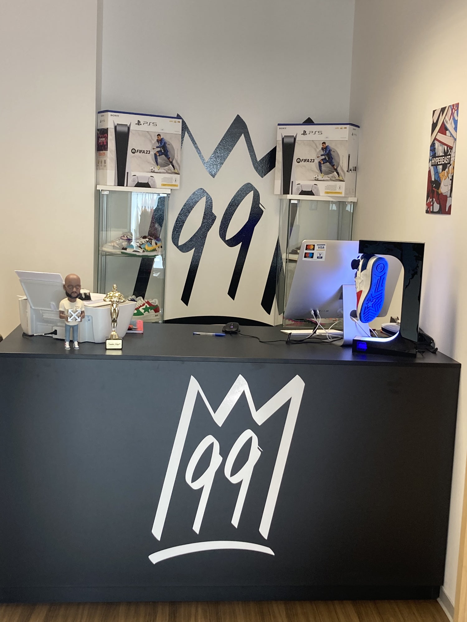 Jordans, Yeezys, Sneaker, Jordan 1, Air force, Nike Dunk, Jordan, Jordan 4, Nike, Adidas, Human race, Bapesta, Funko Pop,  Funko Pop Sammeln,  Funko Pop Disney, Funko Pop Anime, Funko Pop Basketball